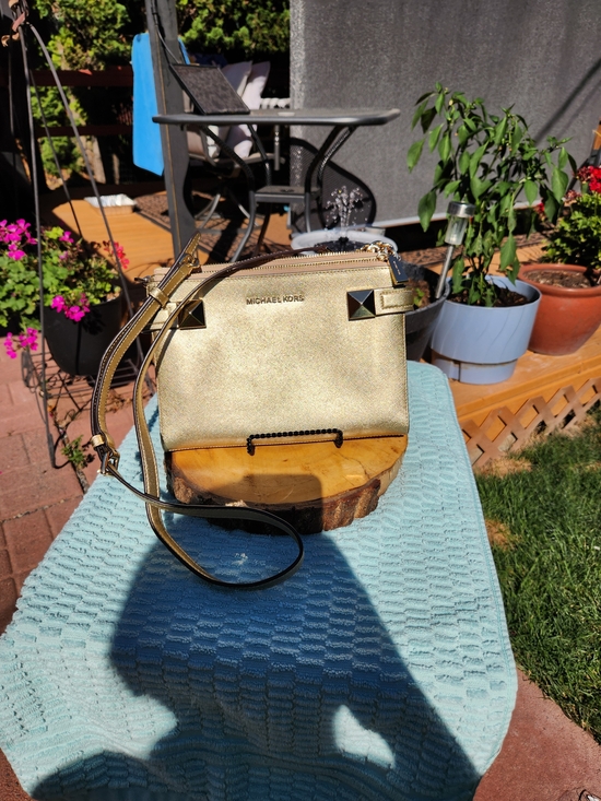 Michael Kors Handbags - Michael Kors Metallic Gold Crossbody Saddle Bag